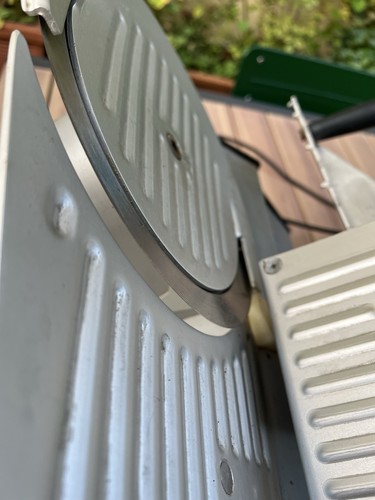 Affettatrice elettrica - , in